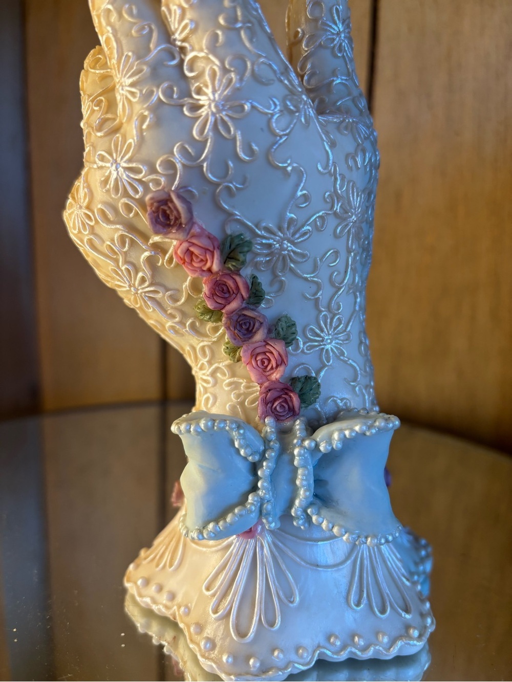 Dezine 1997 BeautifulCream Decorative Gloved Hand Statue with Pink Rose Accents - Picture 14 of 15